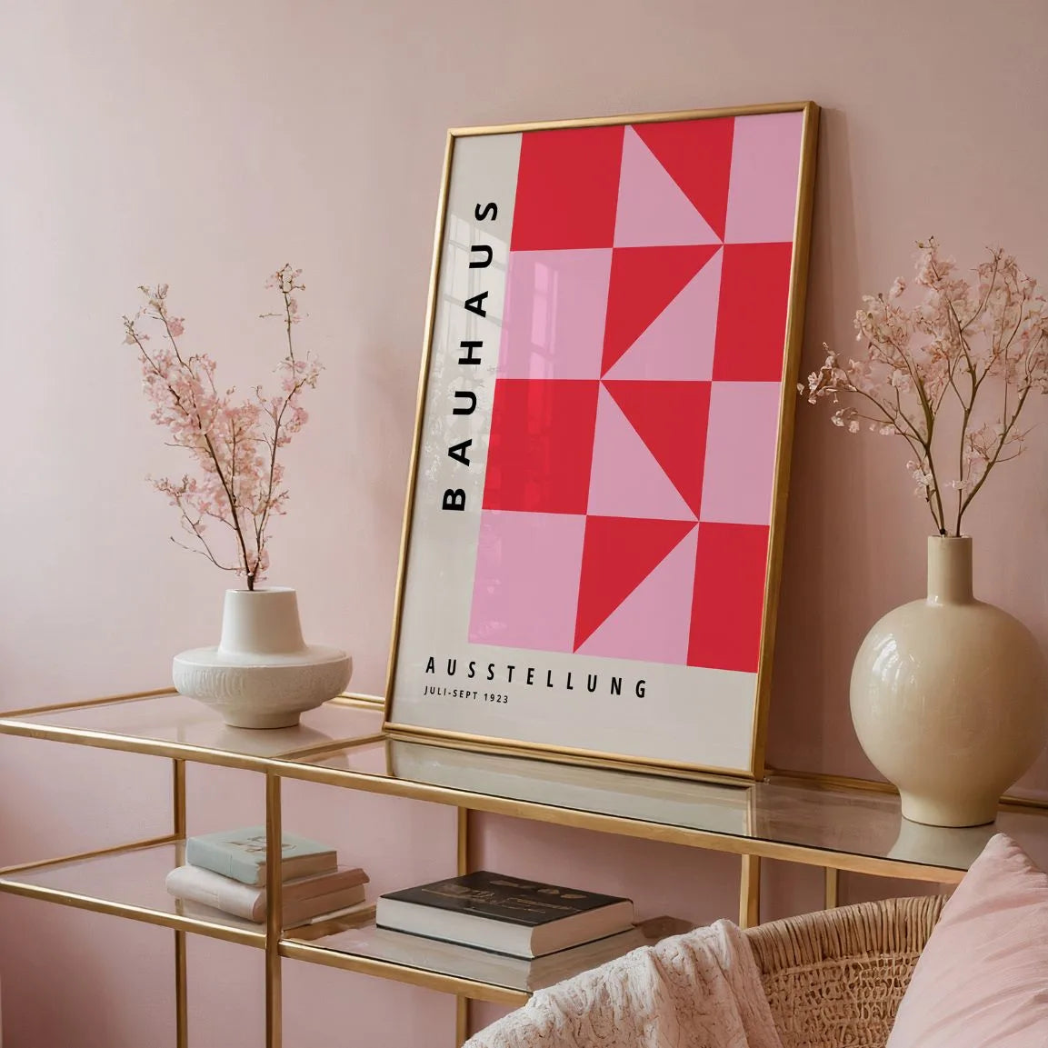 Bauhaus Trójkąty Czerwień Róż Plakat
