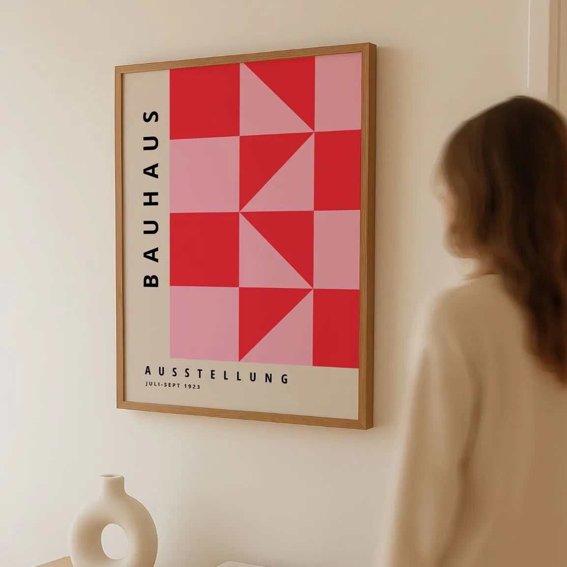 Bauhaus Trójkąty Czerwień Róż Plakat