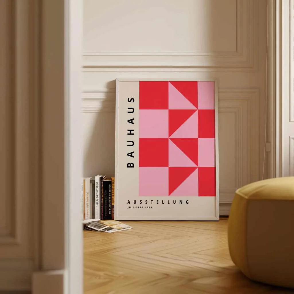 Bauhaus Trójkąty Czerwień Róż Plakat